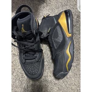 Nike Air Jordan Mars 270 Shoes Youth Sz 5.5 Y Black‎ Metallic Gold
